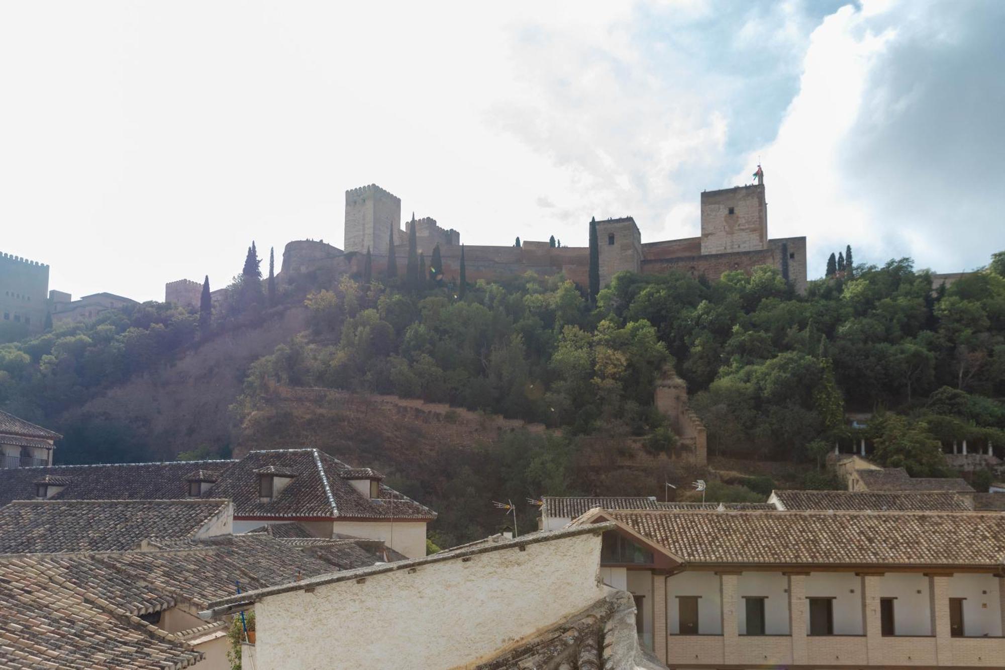 Apartamento Duplex Con Vista A La Alhambra Granada Bagian luar foto
